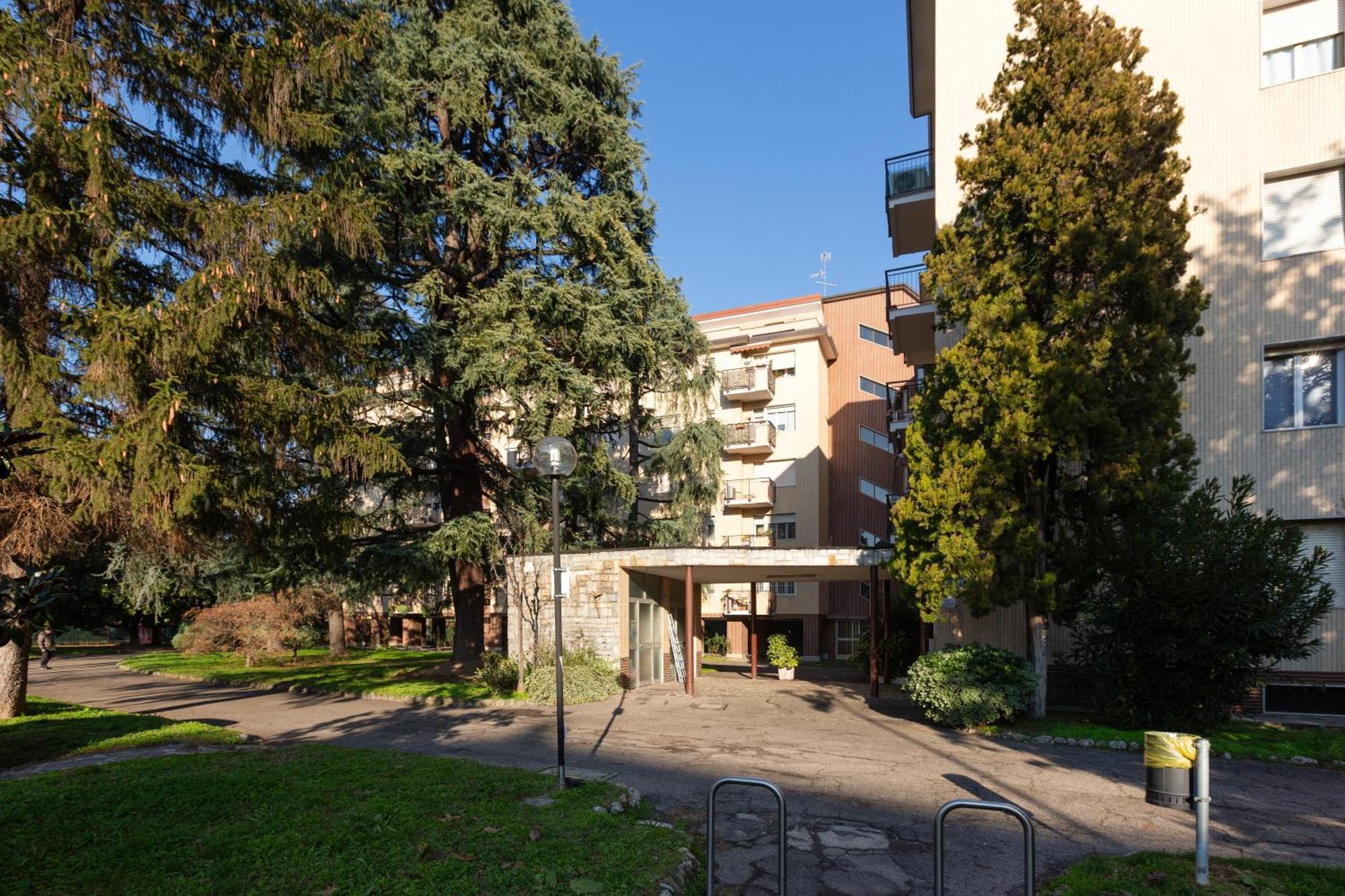 Milan-Linate Apartment With Balcony Экстерьер фото