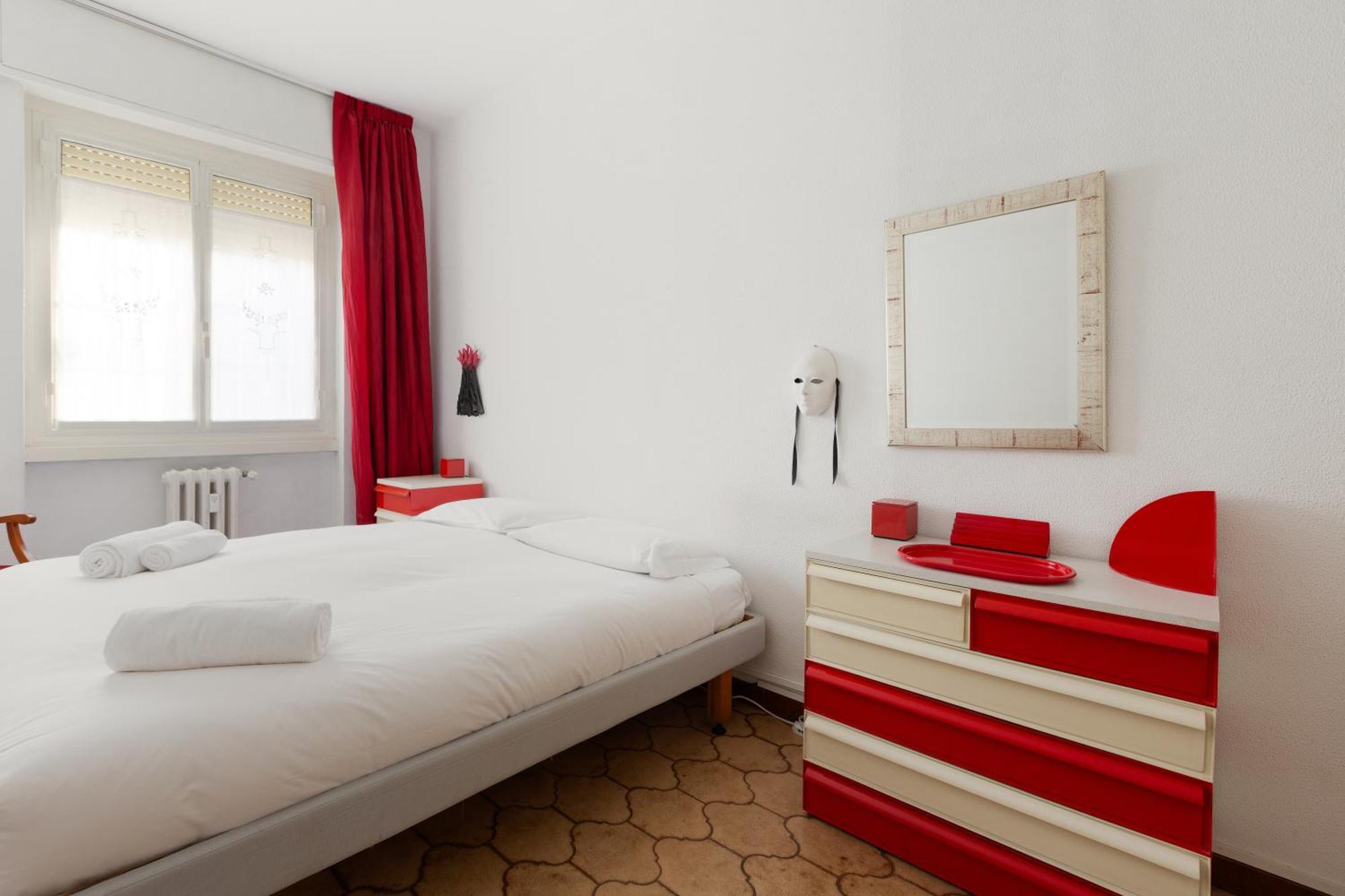 Milan-Linate Apartment With Balcony Экстерьер фото